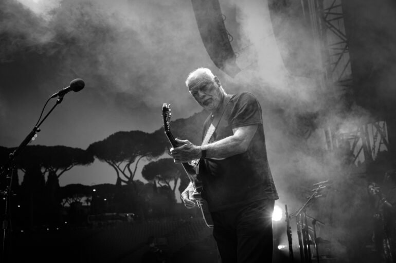 David Gilmour llega al cine con su histórico concierto en el Coliseo Romano 28 DAVID GILMOUR ROME IMAGE CREDIT Jill Furmanovsky 2