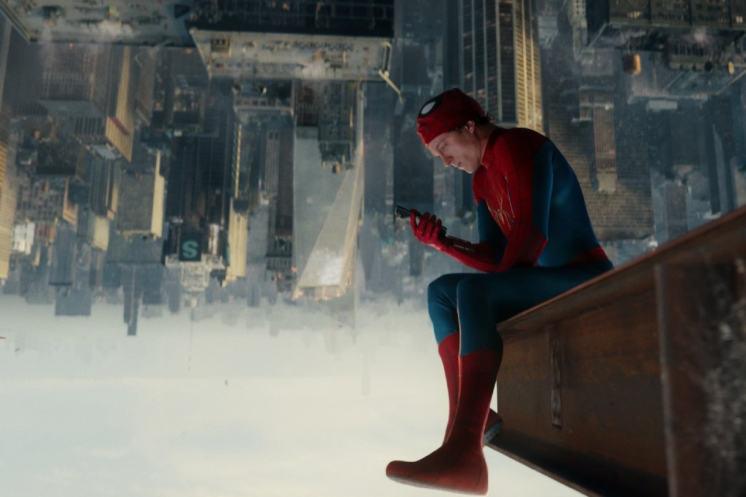 Spider-Man durante la colaboración especial entre Marvel y los Diablos Rojos del México en el Estadio Alfredo Harp Helú.